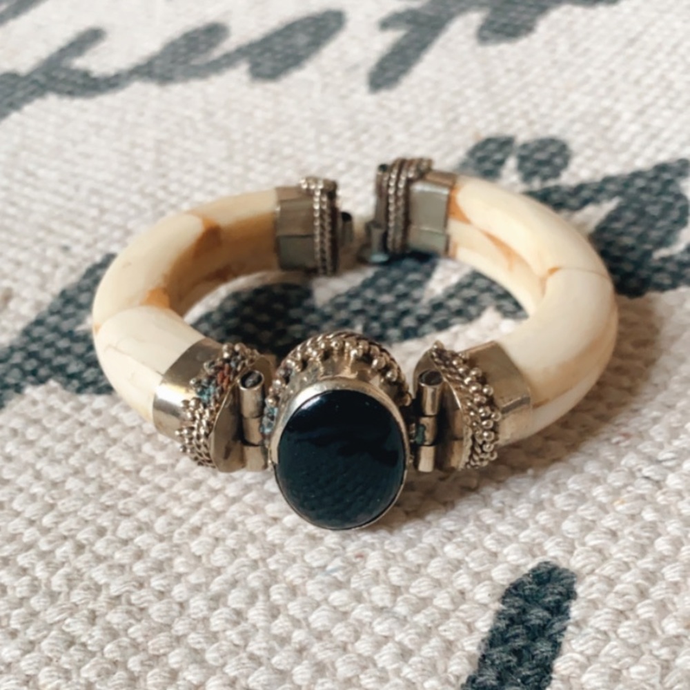 Tara Mesa black agate ivory bone vintage bangle